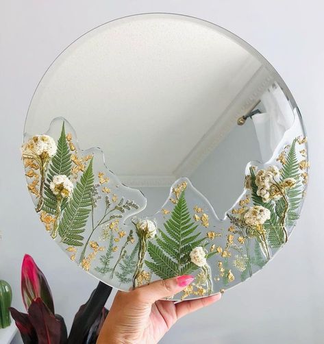 flowers,botanical,resin,decor,etsy Resin Work On Mirror, Flower Mirror Frame, Mirror Art Diy, Aesthetic Mirrors, Diy Resin Gifts, Resin Works, Diy Resin Keychain, Resin Mirror, Botanical Resin