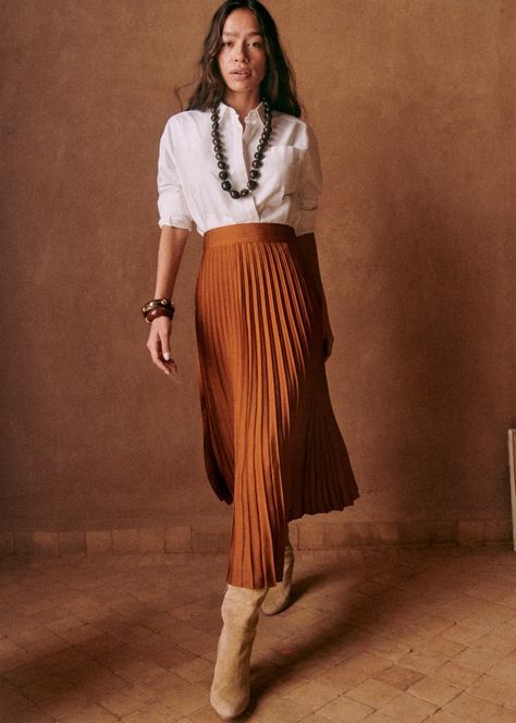 Skirt Outfits Dressy, Midi Rok Outfit, Midi Skirt Boots, Midi Skirt Outfits Summer, Pleated Midi Skirt Outfit, Midi Rock Outfit, Rust Color Dress, Skirt Outfit Summer, Pleated Skirt Outfit