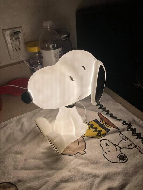 Snoopy Items, Snoopy Stuff, Snoopy Dog, Cute Furniture, Snoopy Images, Snoopy Wallpaper, Snoopy Pictures, Snoop Dog, Lampe Decoration