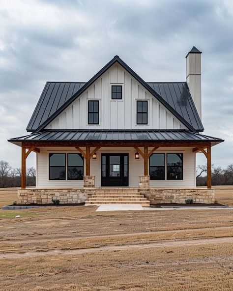 New Build Layout, Black Roof Cream House, Metal House Exterior Colors, Snow Cabin, Barn House Design, Barn Style House Plans, Cabin Exterior, Gorgeous Houses, Casa Exterior