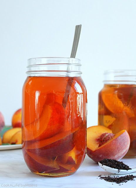 Thé glacé pêche - Peach iced tea • Cook A Life! by Maeva Fuze Tea, Peach Iced Tea, Nectarine, Chai Tea, Mocktails, Iced Tea, Cocoa, Condiments, Honey