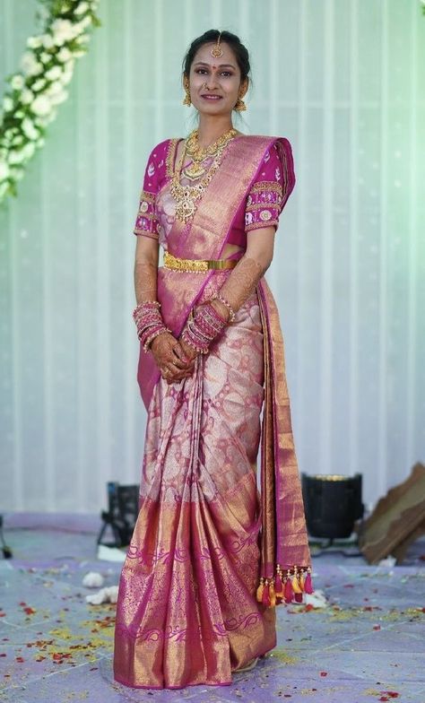 Bangles For Pattu Sarees, Sarees For Marriage Function, Dharmavaram Pattu Sarees, Pattu Sarees Wedding, Wedding Matching Outfits, Latest Bridal Blouse Designs, Bridal Sarees South Indian, New Saree Designs, Wedding Saree Blouse Designs