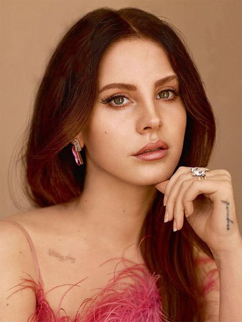 ELLE UK June 2017 Lana Del Rey by Thomas Whiteside Love Lana Del Rey, Elizabeth Grant, Trip Hop, Lana Del Ray, Indie Pop, Elle Magazine, Juno, Lana Del Rey, Editorial Fashion