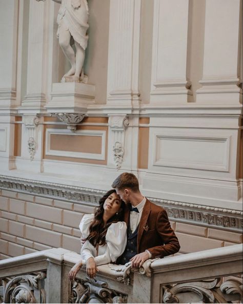 Vintage Wedding Photoshoot, City Couples Photography, Classy Engagement Photos, Wedding Fotos, Museum Photography, Engagement Photography Poses, State Capital, Vintage Wedding Photos, Save The Date Photos