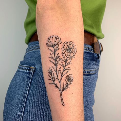 Noelle Adrienne Tattoos on Instagram: “Portulaca for sweet Karly from early March! 🖤 hope everyone is doing okay! . . . . . . . #tattooideas #iblackwork #blxckink #btattooing…” Portulaca Flower Tattoo, Portulaca Tattoo, Portulaca Flowers, Tattoo Dream, Mama Tattoo, Rock Rose, B Tattoo, Look Rock, Body Modification