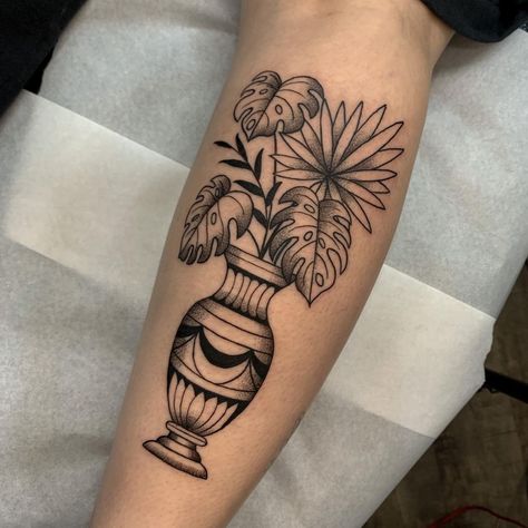 Old School Vase Tattoo, Plant In Vase Tattoo, Plant Pot Tattoo, Plant Vase Tattoo, Traditional Tattoo Vase, Vase Tattoo Design, Olive Tattoo, Vase Tattoo, Small Chest Tattoos