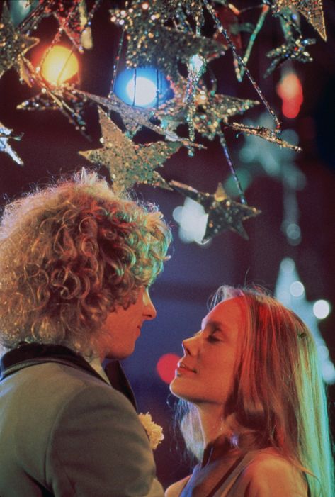 Sissy Spacek (Carrie) & William Katt ( Tommy)- Carrie a Estranha 1976 - cena do Baile Carrie Movie, Carrie 1976, Photowall Ideas, Stephen King Movies, Carrie White, Film Stills, Vintage Movies, Scary Movies, Stephen King