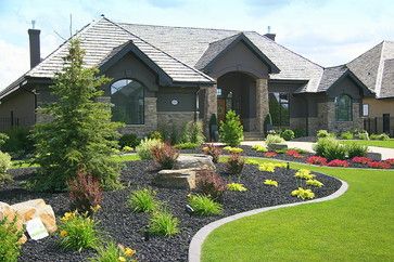 Black Lava Rocks Landscaping, Diy Rock Landscaping Ideas, Lava Rock Landscape, Black Rock Landscaping, Covered Walkway, Rock Landscaping, Front Yard Design, Traditional Garden, Front Yard Garden