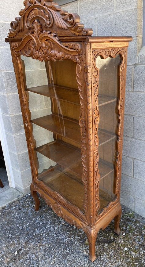 Victorian China Cabinet, 1800 Home Decor, Hyde Park New York, Vintage Display Cabinet, Oak China Cabinet, Victorian Home Decor, Antique French Furniture, Interior Design Boards, Victorian Furniture