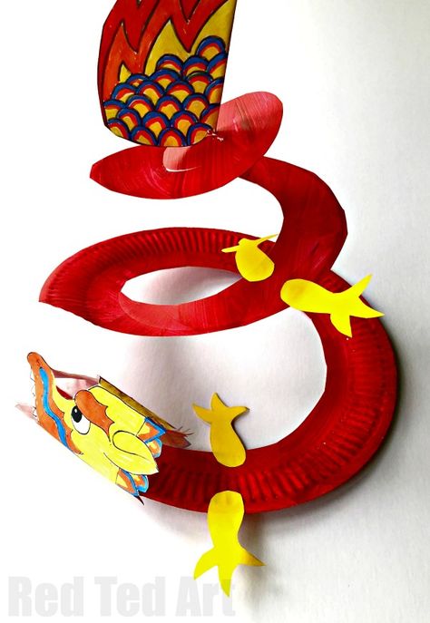 Fun with Paper Plates for Chinese New Year. Make this fantastic Paper Plate Dragon Twirler! Easy and fun. We love Dragon Crafts and Whirligigs for Preschool News Years Crafts For Kids, Dragon Paper, Lantern Crafts, Chinese New Year Crafts For Kids, Chinese New Year Activities, Thanksgiving Worksheets, Chinese New Year Dragon, Arts And Crafts Storage, Chinese Crafts