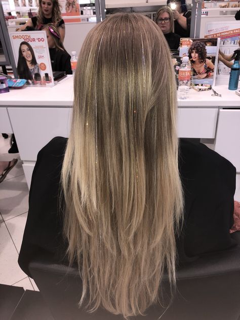 Blonde hair with tinsel! Hair Tinsel Balayage, Tinsel In Hair Blonde, Wedding Hair With Tinsel, Blonde Hair With Tensil, Light Brown Hair With Tinsel, Hair Tensil Blonde, Silver Hair Tinsel, Hair Tinsel On Blonde Hair, Pink Tinsel Hair