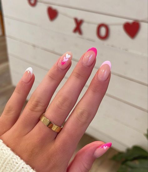 Arrow Nail Design, Valentine Nails Pink, Pink Tip Nails, Valentines Day Nail, Cute Valentines Day, February Nails, Nail Designs Valentines, Summery Nails, Simple Acrylic Nails