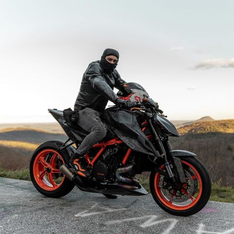 KTM 1290 Super Duke R 🏆 ⁠ 📷 @jpgarage704 riding in our Officially Licensed "Polyatomic" (Stealth) livery in Matte finish 🔥 1290 Super Duke R, Ktm Super Duke, Super Duke, Motorcycle Aesthetic, Ktm Duke, Aesthetic Pics, Super Bikes, Stand Tall, Motocross