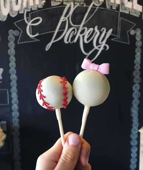 Baseball or Bows?! Gender Reveal Cake Pops Sugar Bee Sweets Bakery www.sugarbeesweets.com Cake And Cake Pops, Gender Reveal Cake Pops, Baseball Gender Reveal, Gender Reveal Party Food, Baby Reveal Cakes, Bow Gender Reveal, Gender Reveal Party Theme, Cupcakes For Boys, Baby Reveal Party