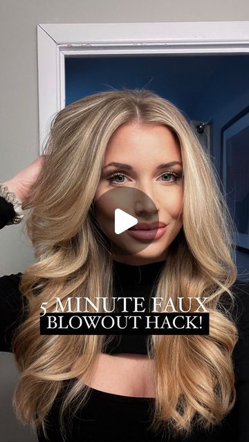 Long Hair Curled Hairstyles Simple, Curling Hair Ponytail Trick, Curls In Ponytail, How To Style Long Blonde Hair, Curl Hair In Ponytail, Faux Blowout Curling Iron, Curling Hair In Ponytail, Big Bouncy Curls Long Hair Tutorial, Ponytail Blowout Hack