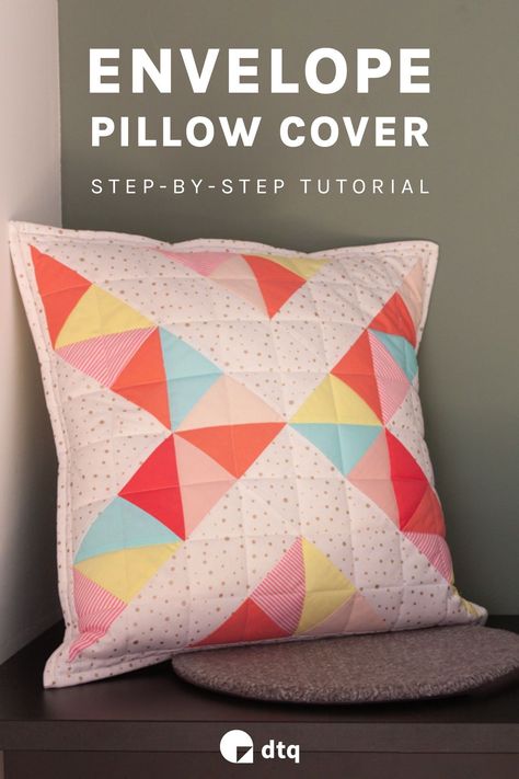 Follow this free DIY tutorial and learn how to make a no-zipper pillow case. With our step-by-step envelope pillow case guide, you won't need any zippers or advanced sewing skills. It's easy, it's quick, and it's totally customizable to fit your quilt top! Quilted Pillows Diy, Pillow Case Tutorial, Envelope Pillow Case, Quilted Pillow Case, Sewing Pillow Cases, Simple Quilting, Pillow Covers Tutorial, Quilt Pillow Case, No Sew Pillow Covers