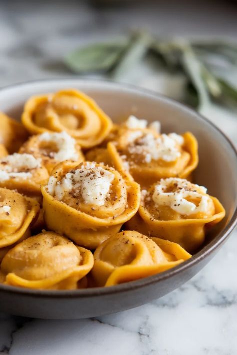 A photo of a  Pumpkin Tortellini a Tortellini Recipes Home Made Tortellini, Tortellini Homemade, Pumpkin Tortellini, Spinach And Ricotta Tortellini, Easy Tortellini Recipes, Homemade Tortellini, Easy Tortellini, Tortellini Alfredo, Type Of Pasta