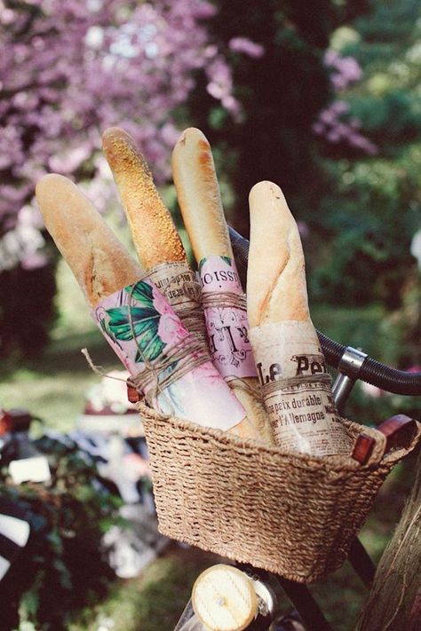 Wrapped baguettes... Can you believe this party? See all the pics for this Parisian Love Outdoor Picnic Birthday Party at Kara's Party Ideas! Paris Garden Theme Party, Paris Garden Party, Parisian Garden Party, Parisian Style Party, French Party Theme, French Birthday Party Ideas, French Country Party, French Style Party, Parisian Themed Party