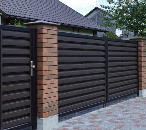 House Front Gate, Modern Main Gate Designs, Home Gate Design, Gate Wall Design, Gate Designs Modern, Grill Gate Design, Modern Gate, House Main Gates Design, Modern Fence Design