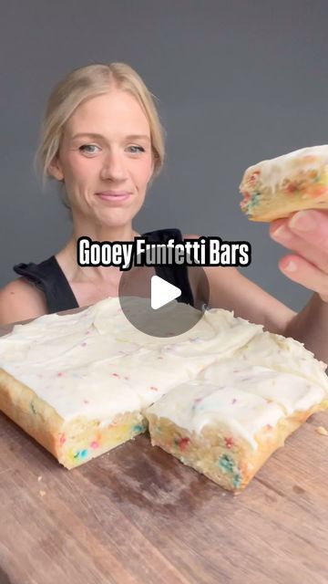 Andrea on Instagram: "✨Gooey Funfetti Bars✨

Mix: 1 box funfetti cake mix
1/3 cup of oil
2 eggs
Mix until dough forms

Press your cake mixture into an 8x8 pan lined with parchment paper. Bake at 350 degrees for 20 minutes. Let your cake cool all the way. I sat it in the fridge for a bit too. 

For your icing mix: 1/2 stick softened butter, 1/2 block softened cream cheese, 1 tsp of vanilla and 1 1/2 cups powdered sugar. Now add however much sprinkles as you want and mix. 

When your cake is cooled all the way spread your icing on top.

Enjoy!!" Funfetti Dessert Recipes, Funfetti Bars, Blondie Dessert, Cake Mix Bars, Funfetti Cake Mix, 8x8 Pan, Cake Mixture, Funfetti Cake, 2 Block