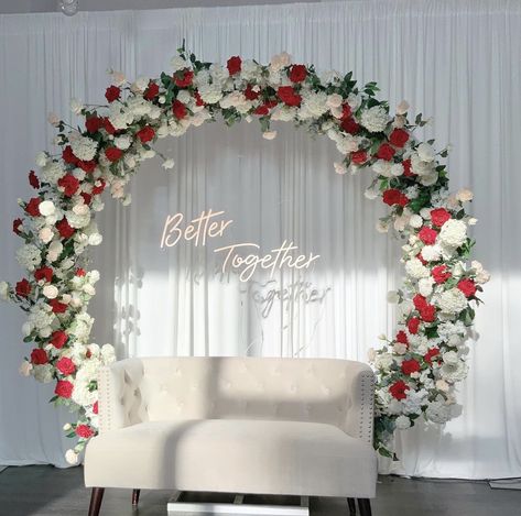 Simple Stage Decorations For Engagement At Home, Engagement Stage Decoration Simple, Engagement Flowers Decoration, Wedding Stage Decorations Simple, Rokha Decor, Simple Decoration For Engagement At Home, Simple Stage Decorations For Engagement, Wedding Stage Design Simple, Simple Engagement Decorations At Home