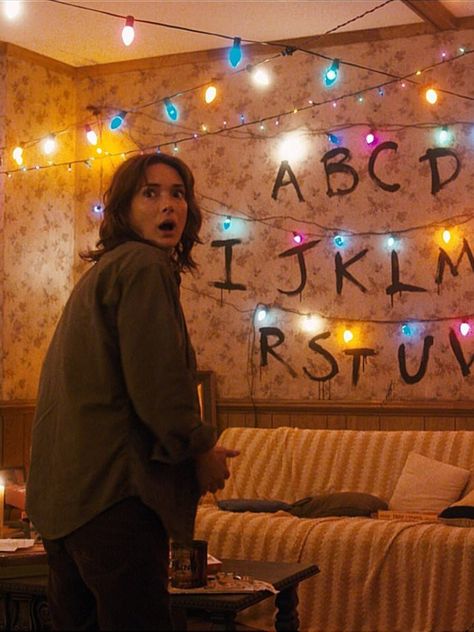 Winona Ryder Stranger Things, Joyce Stranger Things, Character Tropes, Joyce Byers, Ghost Boy, Comfort People, Winona Ryder, Jenna Ortega, Please Do