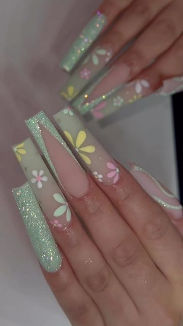 August Birthday Nails, Pink Tip Nails, Disney Acrylic Nails, Spring Acrylic Nails, Spring Nail Designs, Summery Nails, Simple Acrylic Nails, Fall Acrylic Nails, Long Acrylic Nails Coffin