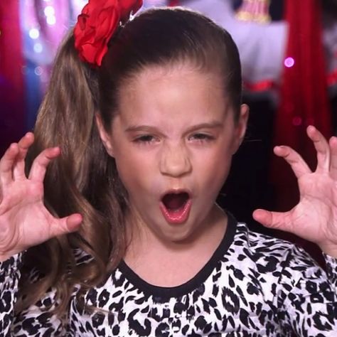 who doesn't love her? dance moms obsession Mackenzie Ziegler Dance, Dance Moms Mackenzie, Dance Moms Memes, Dance Moms Facts, Dance Moms Moments, Dance Moms Maddie, Dance Moms Cast, Dance Moms Pictures, Dance Moms Funny