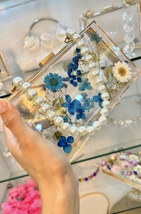 Resin Handbag, Resin Purse, Resin Works, Resin Crafts Tutorial, Diy Clutch, Resin Design, Diy Resin Crafts, Craft Business, Resin Diy