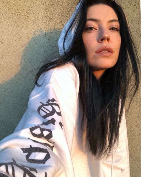 Bishop Briggs Good Girl Bad Boy, Ben Oliver, Bishop Briggs, Music Heals, Attractive People, Female Singers, Girl Crush, Favorite Celebrities, Music Artists