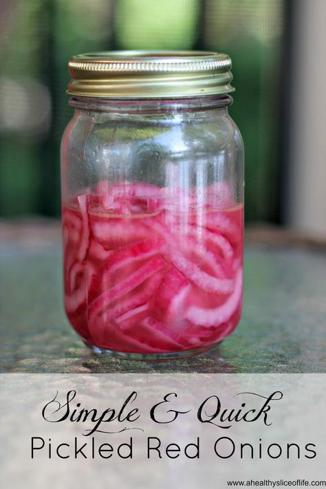 Marinated Red Onions Recipe, Pickle Vodka, Pickled Red Onion, Red Onion Recipes, Quick Pickled Red Onions, Quick Pickled Onions, Pickled Veggies, Pickled Red Onions, Onion Recipes