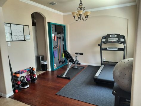 Gym In Dining Room, Home Gym In Dining Room, Dining Room Gym, Small Space Gym, Workout Corner, Housing Decor, Mini Gym, Room Gym, Workout Room