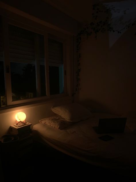 Rainy Night Bedroom, Dimly Lit Room, Bedroom At Night Aesthetic, Artemis Core, Homey Bedroom, Miscellaneous Aesthetic, Bedroom At Night, Dark Bedroom Aesthetic, Night Bedroom