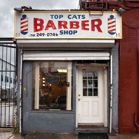 Vintage Barber Shop Aesthetic, Tiny Barber Shop, Barber Shop Aesthetic, Barbershop Aesthetic, Old School Barber, Barber Shop Vintage, Barber Tips, Barber Sign, Barber Shop Haircuts