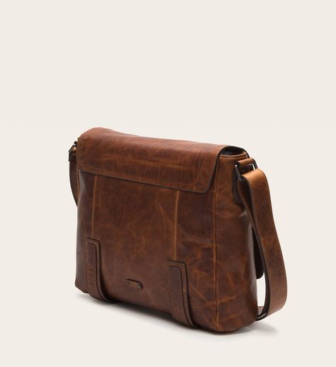 Frye Logan Leather Messenger Bag Men's Business Casual, Fit Fashion, Business Casual Men, Leather Messenger Bag, Leather Messenger, Casual Clothing, Classic Man, Men's Casual, Business Casual