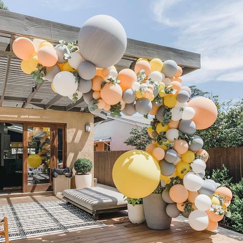 PARTY SHOP AVENUE on Instagram: “🌿Happy Monday! Dreamy installation for a Wild One birthday party! Tag a friend who would love this color combo ⬇️” Blush Balloons, Orange Balloons, Wild One Birthday Party, Gold Confetti Balloons, Yellow Balloons, Pastel Balloons, Balloon Kit, Spring Baby Shower, Garland Arch