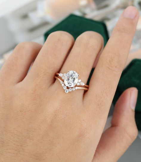 Unique Engagement Rings Rose Gold, Oval Moissanite Engagement Ring, Rose Gold Engagement Ring Vintage, Moissanite Engagement Ring Set, Cute Engagement Rings, Future Engagement Rings, Moissanite Engagement Ring Oval, Vintage Rose Gold, Oval Engagement