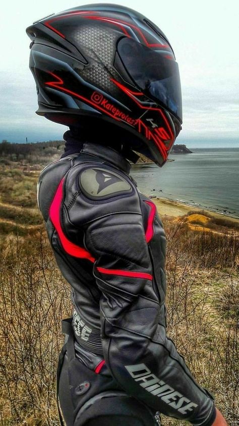 Car And Girl, Motorbikes Women, Red Motorcycle, Dirt Bike Girl, Biker Gear, Motorcycle Suit, Motorbike Girl, Pretty Bike, Cycle Chic