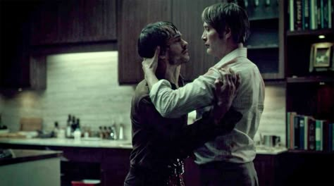 How <em>Avatar</em> inspired a heartbreaking Will-Hannibal scene on <em>Hannibal</em> Hannibal Book, Romantic Collage, Hannibal Season 2, Christmas Profile, Will Hannibal, Pearl Diver, Hannibal Cast, Book Edges, Dr Lecter