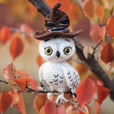 Charming Hedwig with movable wings and miniature sorting hat arrived to bring you a letter from Hogwarts. Do you want to crochet this cutie with step-by step pattern? ❤️ #amigurumi #harrypotter #hedwig #crochetharrypotter Letter From Hogwarts, Movable Wings, Hedwig Owl, Handmade Kids Toys, Hogwarts Letter, Sorting Hat, Owl Patterns, Snowy Owl, Textile Doll