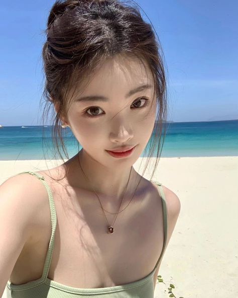 Beach Asian, Plain Black Background, Slimmer Face, Beachy Outfits, Pretty Makeup Looks, Fashion Gone Rouge, Summer Photoshoot, Anime Artwork Wallpaper, Pink Girly Things