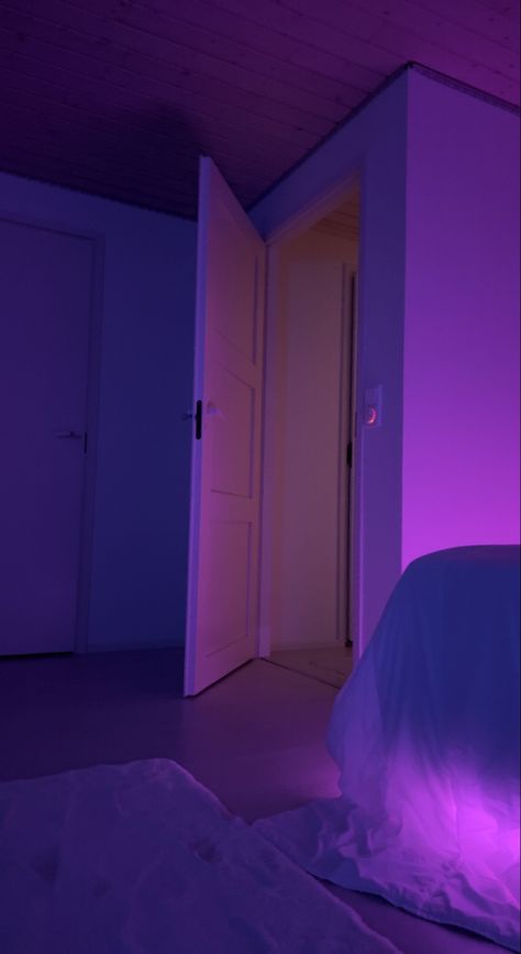 White room with violet lights on Room With Led Lights, Led Aesthetic, Room Vibes, Red Violet, Body Mirror, Led Light Strips, My Room, Bed Room, Bedroom Inspirations