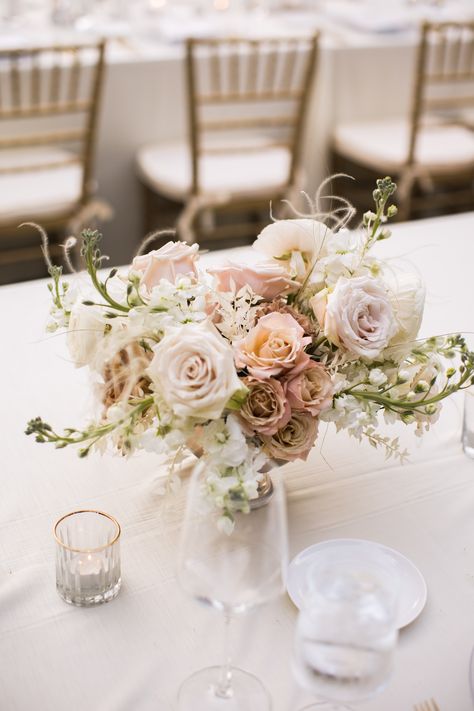 Venue Aesthetic, Neutral Wedding Flowers, Event Business, Summer Wedding Decorations, Coffee Wedding, Wedding Champagne, Beige Wedding, Wedding Flower Inspiration, Wedding Theme Colors