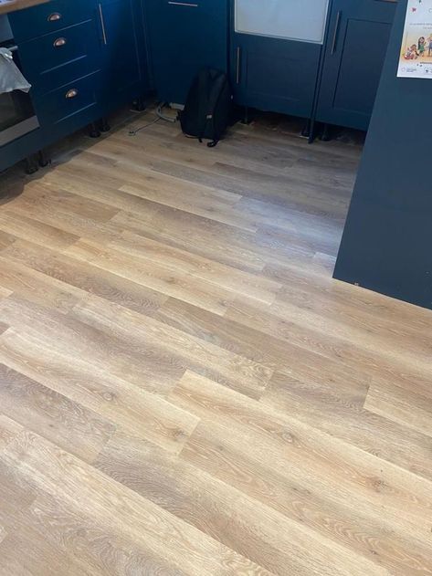 Karndean Knight tile Luxury vinyl tile colour KP95 Rose washed oak. Karndean Knight Tile, Howdens Kitchens, Karndean Flooring, Luxury Vinyl Tile, Vinyl Tile, Color Tile, Luxury Vinyl, Tile Patterns, Hardwood Floors