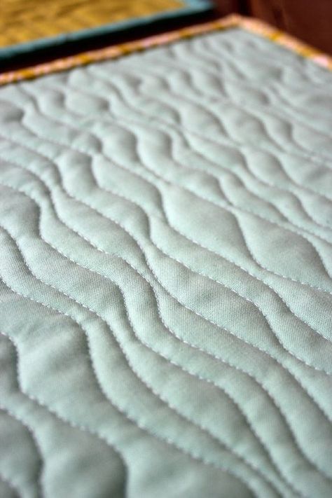 Waves Quilting Design, Longarm Quilting Designs Edge To Edge, Long Arm Quilting Designs, Easy Free Motion Quilting Designs, Free Motion Quilting Designs, Hand Quilting Designs, Quilting Stitch Patterns, Quilting Stitches, Hand Quilting Patterns