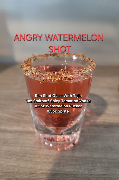 Watermelon Shot, Tamarind Vodka, Shots Alcohol Recipes, Bartender Drinks Recipes, Drink Recipies, Spritzer Recipes, Booze Cruise, Alcholic Drinks, Summer Drinks Alcohol