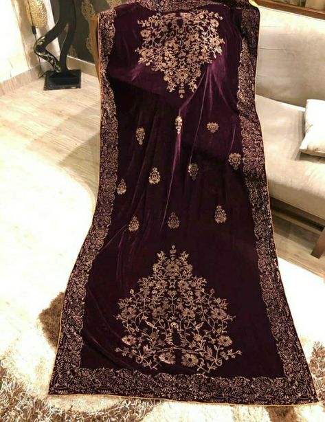 Most beautiful velvet shawls collection Shawl Measurements, New Pakistani Dresses, Velvet Shawls, Punjabi Dress Design, Trendy Things, Subtle Glam, Arabian Dress, Velvet Dress Designs, Velvet Shawl