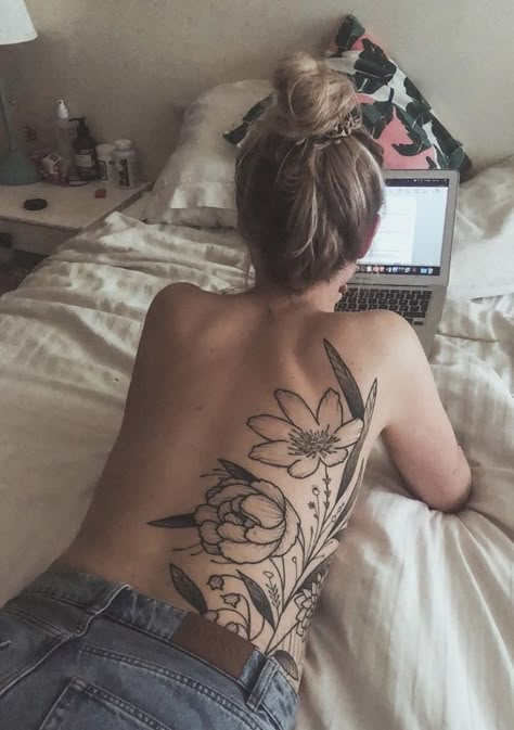 Back Of Leg Tattoos, Floral Back Tattoos, Healed Tattoo, Backpiece Tattoo, Minimalistic Tattoos, Upper Back Tattoos, Back Piece Tattoo, Botanical Tattoo, Back Tattoo Women