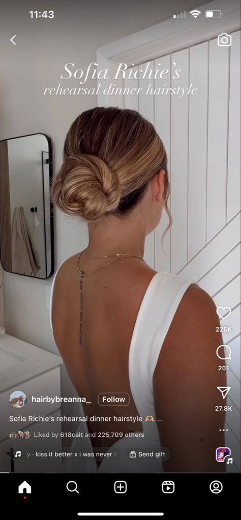 Sofia Richie Wedding, Dinner Hairstyles, Rehearsal Dinner Hair, Dinner Hair, Wedding Bun, Wedding Guest Hairstyles, August Wedding, Sofia Richie, Low Bun