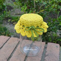 Lana creations: Jar Lid Covers Crochet Free Pattern - Home Decor Crochet Jar Toppers Free Pattern, Crochet Jar Toppers, Crochet Mason Jar, Crochet Crown Pattern, Jar Lid Cover, Jar Toppers, Crochet Jar Covers, Mason Jar Cozy, Jar Covers